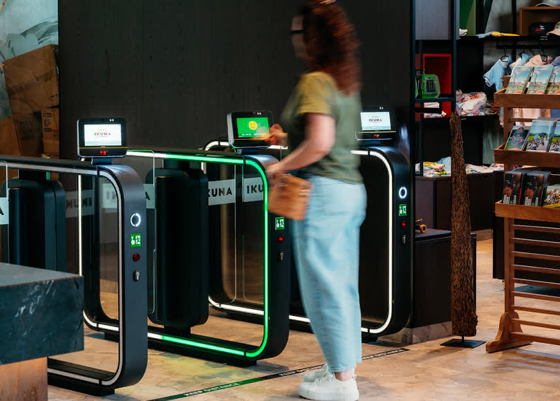 A Theme Park Entrance That Runs Without Staff. And a Webshop IKUNA Manages Itself.