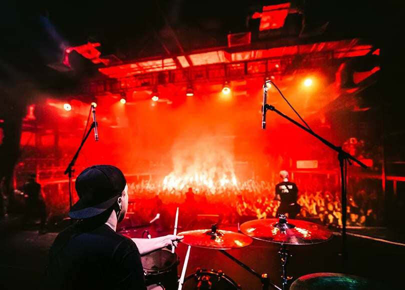 drummer-rock-concert-stage-810x580