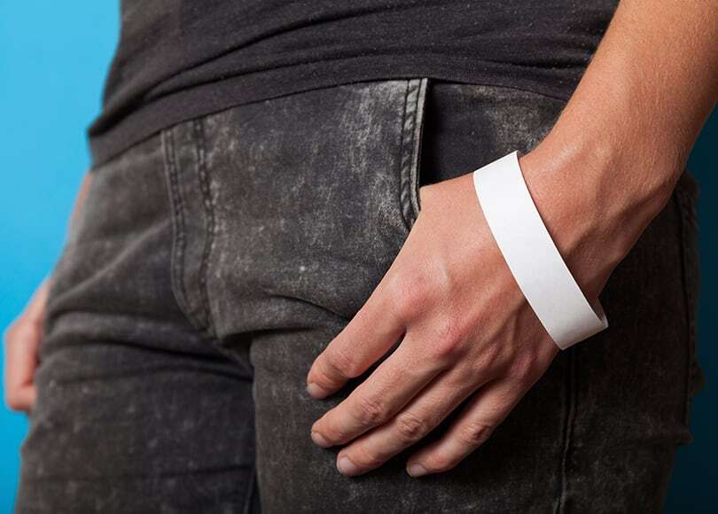 white-wristband-810x580